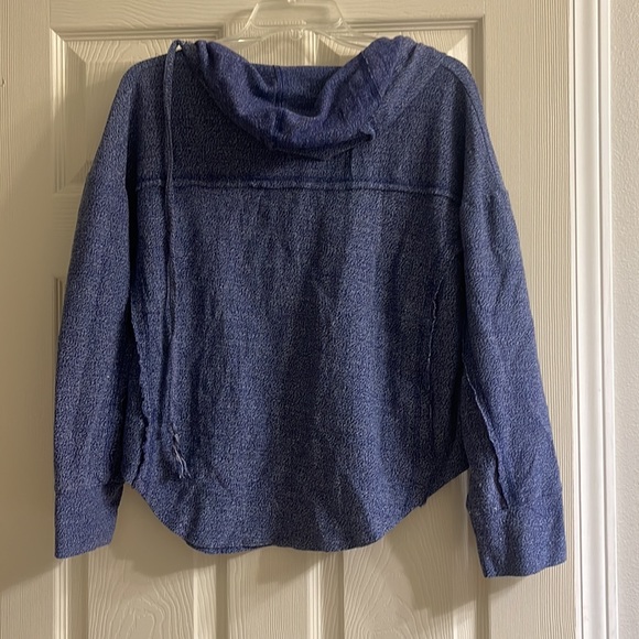 Woman’s hoodie - Picture 3 of 3